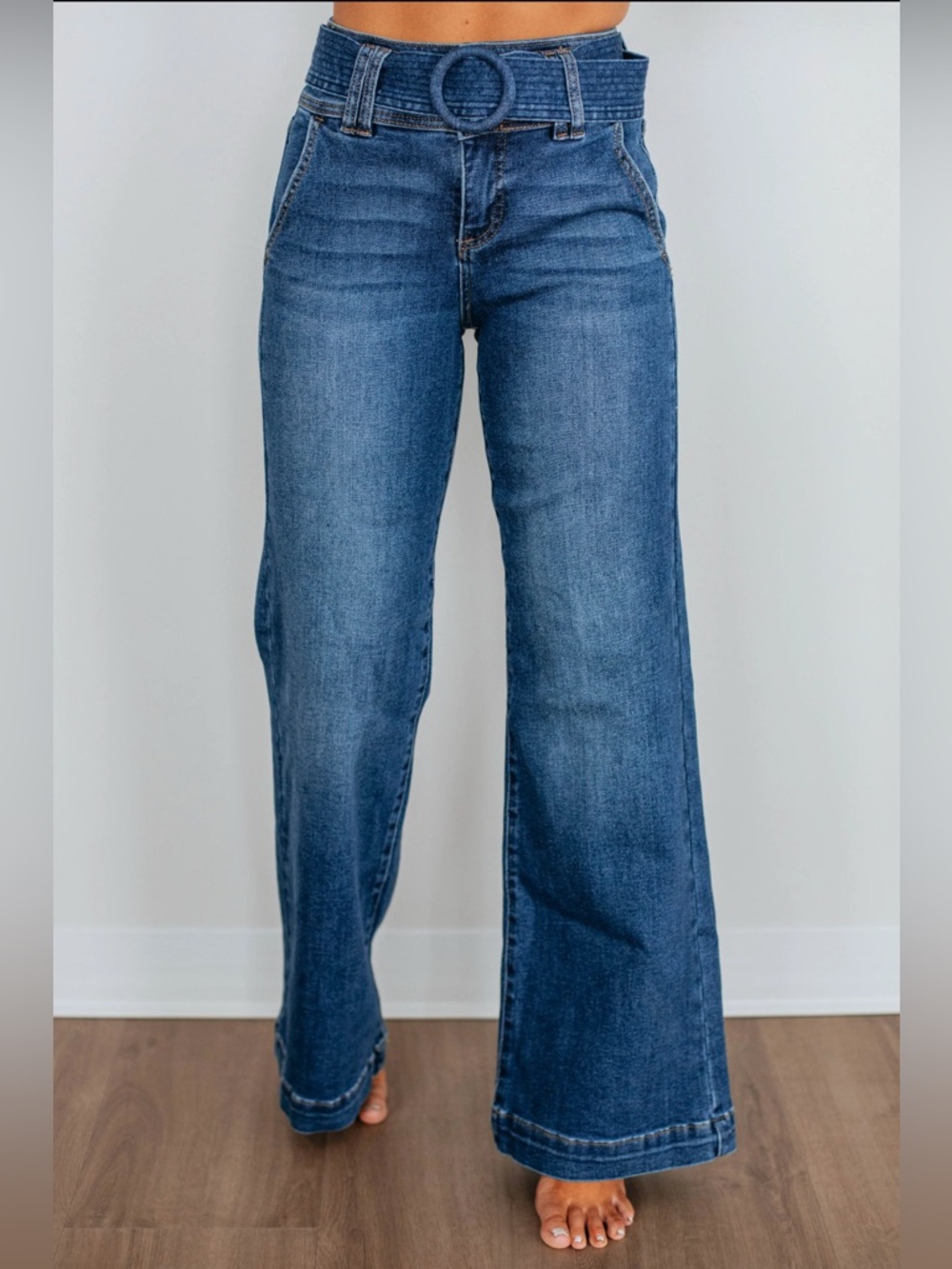High-Rise Wide Leg Jeans with Statement Ring Belt in Dark Blue Size 9